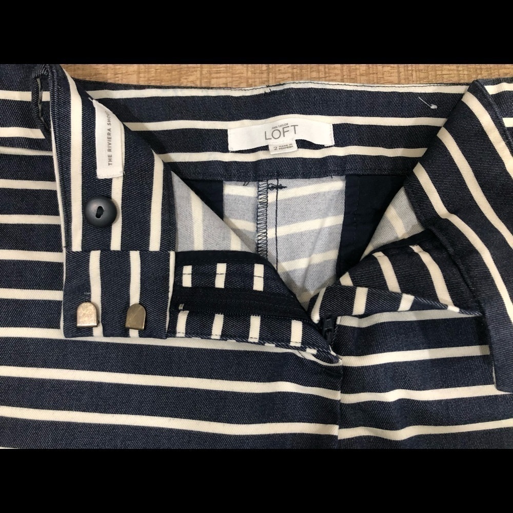 Ann Taylor LOFT Riviera Striped Shorts | Size 2 | Navy Resort Classic - Picture 3 of 16